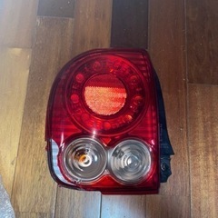 ラパン HE22S 左テールライト LED 割れあり