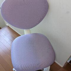 ニトリ学習机　ライト、椅子付きの画像