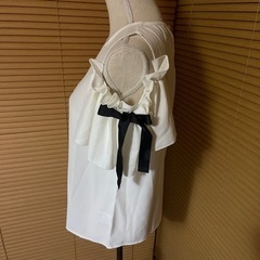 【人気】GRL 肩あきトップス Mサイズの画像