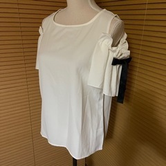 【人気】GRL 肩あきトップス Mサイズの画像