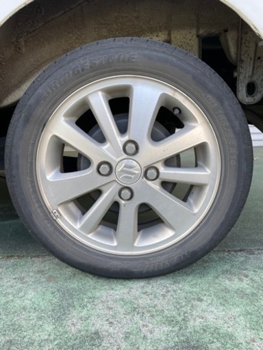 車のパーツ タイヤ、ホイール