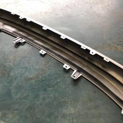 ﾎﾝﾀﾞ純正 [71562-3MO-NO] ヴェゼル　ﾘｱﾊﾞﾝﾊﾟｰｶﾞｰﾆｯｼｭ1　1台の画像