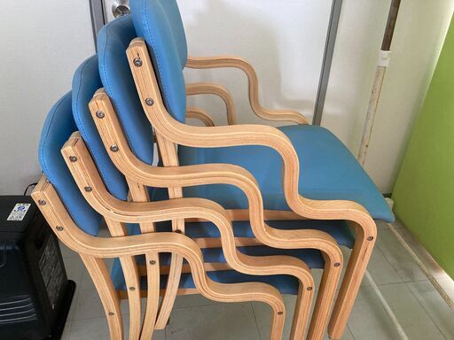 肘掛けチェア4脚セット　スタッキングチェア　木製