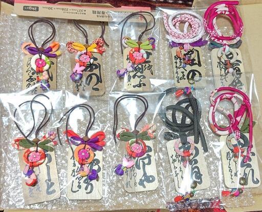 百人一首木札ちりめんチャーム❰和風❱１個の値段