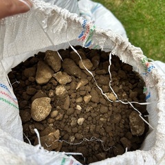 石、土嚢、大量にあります。の画像