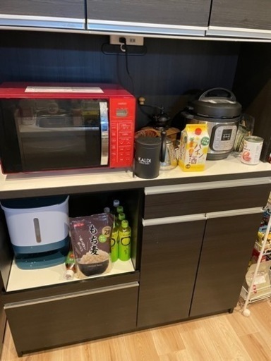 受け渡し確定！食器棚