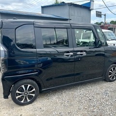 令和2年車　ホンダ NBOXカスタム　30,388km   車検7年／3月の画像