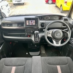 令和2年車　ホンダ NBOXカスタム　30,388km   車検7年／3月の画像