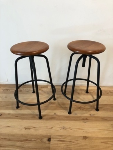 バーカウンタースツール2つ　anthem Stool