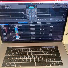 Apple Macbook Pro 15インチ  Touchbar 
