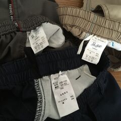 140サイズ　子供服パンツ　３枚セットの画像