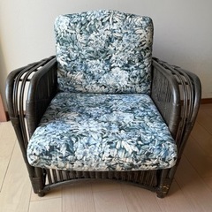 家具 籐製ソファ  花柄クッション　1人用ソファ