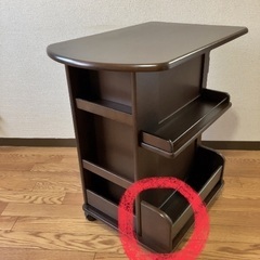 木製ワゴンの画像
