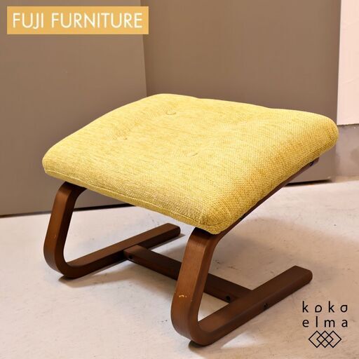 FUJI FURNITURE(冨士ファニチア)のAgio(アージオ)スツールです。曲木フレームから生み出される柔らかくしなやかな座り心地のスツール。軽量で持ち運びも楽々で、オットマンとしても♪