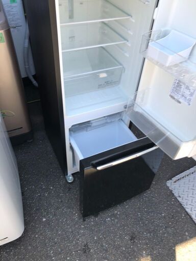 NO 128❗️北九州市内配送無料 ハイセンス 冷蔵庫 幅48cm 150L パールブラック HR-D15CB 2ドア 右開き 自動霜