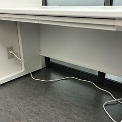 机　オフィス用　デスクの画像