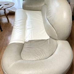 ３人掛けソファー（2.5人かも）カリモク？