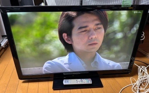 中型〜大型 テレビ番号83 Panasonic VIERA 2011年製 37インチ 大阪市内 配達設置無料 保管場所での引き取りは値引きします