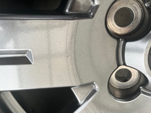 車のパーツ タイヤ、ホイール