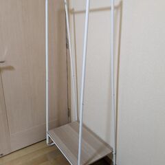 ハンガーラックの画像