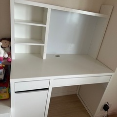 今月までで処分‼️IKEA ミッケ デスクの画像
