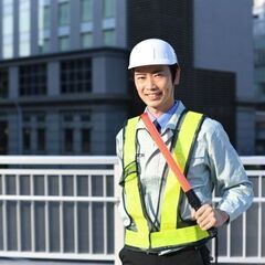 警備スタッフ　年齢、性別、経歴不問　シフト自由　週払い可　社員寮...