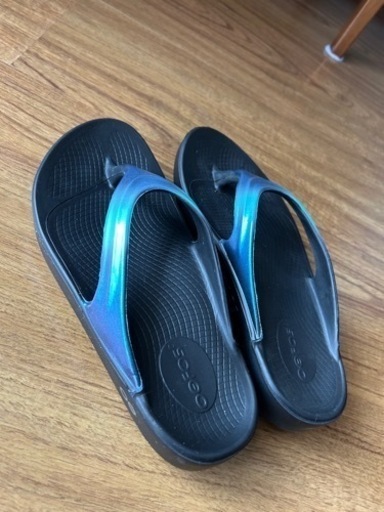 ウーフォス OOFOS OOlala Luxe - Atlantisブルーメタリック