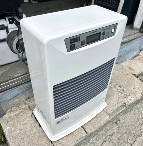 札幌市内配送可 美品 21年12月製 サンポット FF式温風石油ストーブ FF-4211TL S 木造11畳/コンクリート18畳