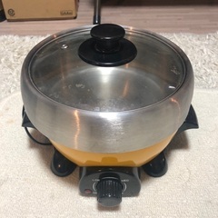 ホットプレート、電子鍋二つ、ガスコンロの画像