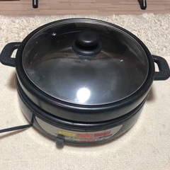 ホットプレート、電子鍋二つ、ガスコンロの画像