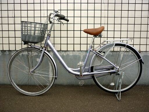 ☆自転車 ブリヂストン シティサイクル 26インチ 3段切り替え カゴ付き 荷台付き 3段変速 ママチャリ ライト点灯 反射板付き 札