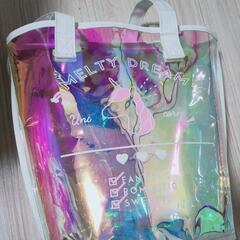 プールバックの画像