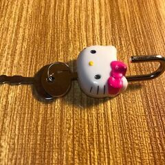 （中古）小さい南京錠 キティちゃんの画像