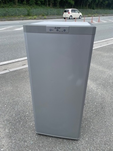 ■中古品 三菱ノンフロン冷凍庫 MF-U12B‐S 2017年 121L 幅480ｘ奥586ｘ高1126ｍｍ 動作問題なし 冷凍ストッカー■