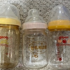 ミルトン消毒用容器　哺乳瓶3本、電子レンジ消毒器の画像