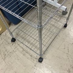 A2405-1025 キャスター付きメタルラック 2段  キズ汚れサビ有りの画像