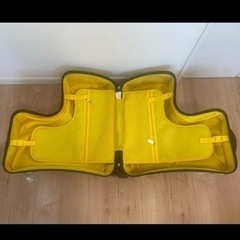 美品　子どもが乗れる　キャリーケース　スーツケース　あひる　黄　ダブルキャスター　TASロック　ダイヤルロック　鍵付き　　の画像