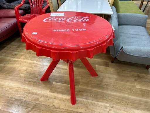 【トレファクイオンタウン上里店】Coca Colaキャップ型テーブル入荷しました！！