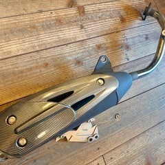 シグナスX se12j レーシングマフラー　カーボンカバー