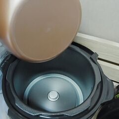 セール中につき、通常特価5,478円より20％引きの4,382円!電気圧力鍋　プレッシャーキングプロ　SC-30SA-J01　無水調理　炊飯　シャップジャパン　の画像