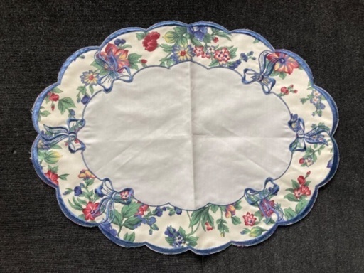 テーブルセンター　ヨーロッパ　ドイリー　刺繍　レース　リボン　テーブルクロス