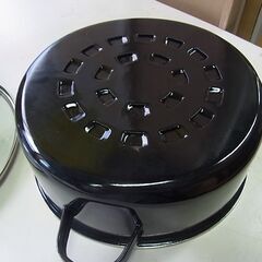 セール中につき、通常特価1,097円より20%引きの878円!　未使用　こんがり焼きいも鍋　21ｃｍ　ホイル焼きの画像