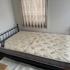 セミダブルベッド　ベッドフレームのみ　家具