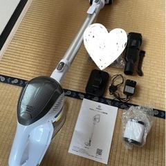 手持ちコードレス掃除機　中古