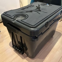 オリジナルマット(SeaDek)付ハードクーラーボックス　(サイズ:25L)　カラー:ダークグレイの画像