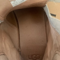 UGGハイカットスニーカー　22.5cmの画像