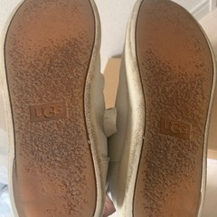 UGGハイカットスニーカー　22.5cmの画像