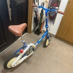 折り畳み式の可愛い自転車です。