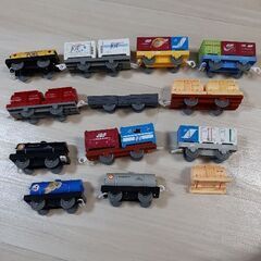 プラレール　新幹線と貨物車輌　トンネルの画像