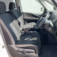 人気の3列ミニバン！日産セレナ　20Xの画像